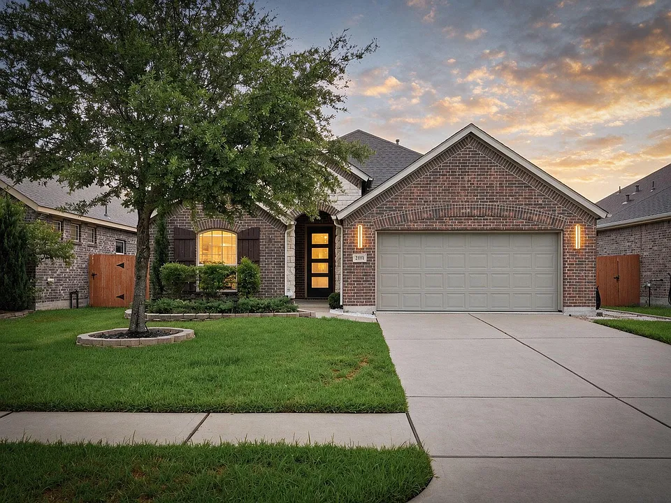 27911 Hidden Stream Dr