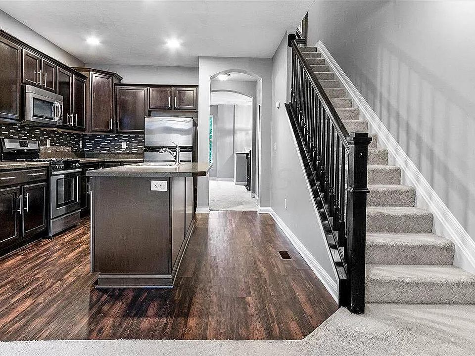 1st image of 332 Lemery Dr #332