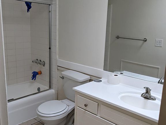 2nd image of 3506 S Bentley Ave APT 204