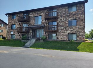 8242 Woodland Dr APT C, Darien, IL 60561
