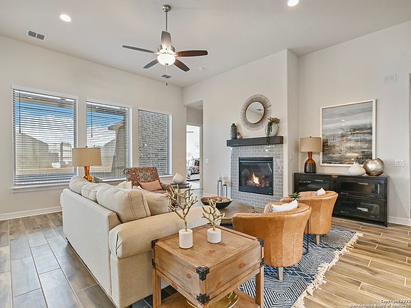 4th image of 28828 THROSSEL LANE