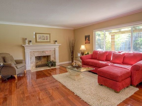 2nd image of 6463 Oakcrest Dr