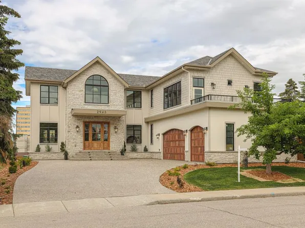 2945 E Toronto Cres NW, Calgary, AB T2N 3W4