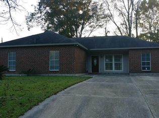 2406 Boxwood Dr, Baker, LA 70714
