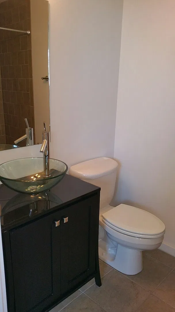 Contemporary 1-Bedroom Loft-Style Condo! Available December 1, 2026 — Photo 4