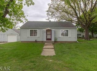 306 S Pine St, Lexington, IL 61753