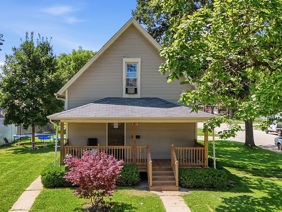 1st image of 344 N Worth Ave
