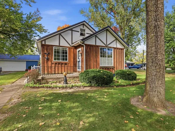 1320 S Randolph St, Garrett, IN 46738