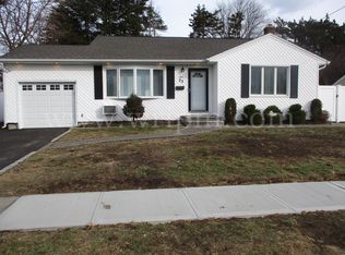 23 Ida Ln, Riverhead, NY 11901