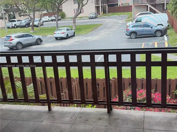 11207 SW 88th St #216-A, Miami, FL 33173