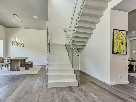 3rd image of 4809 W Longfellow Ave