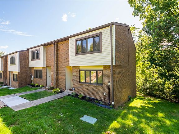 3rd image of 108 Springwater Ct