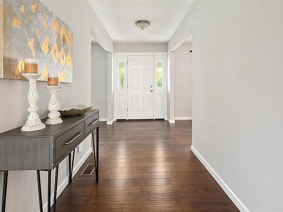 2nd image of 538 Rolling Glen Ln