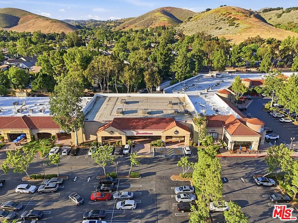 Building Photo - Black Hills Ct