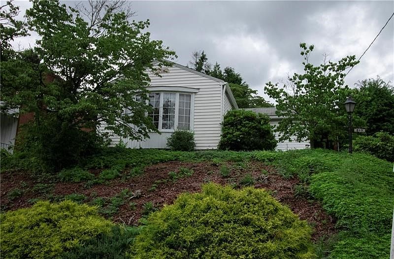 1st image of 829 Cribbs St