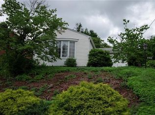 829 Cribbs St, Greensburg, PA 15601