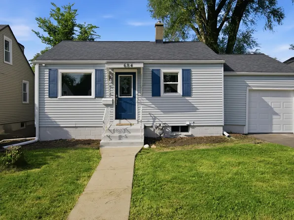 684 Cooper Ave, Elgin, IL 60120