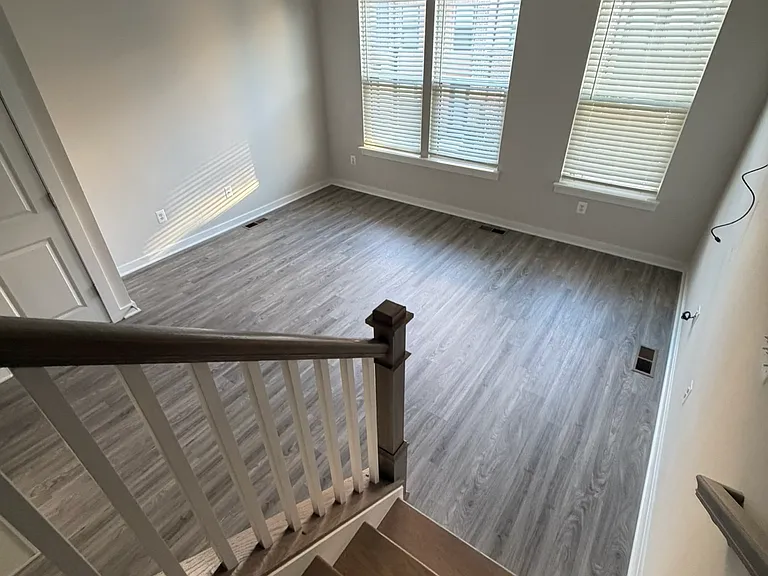 2560 Nicholson St — Photo 9