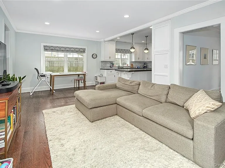 18 Elmwood Ave — Photo 12