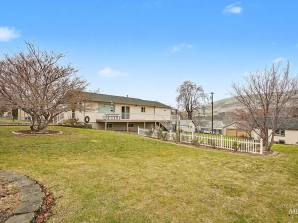 1103 3rd St, Asotin, WA 99402