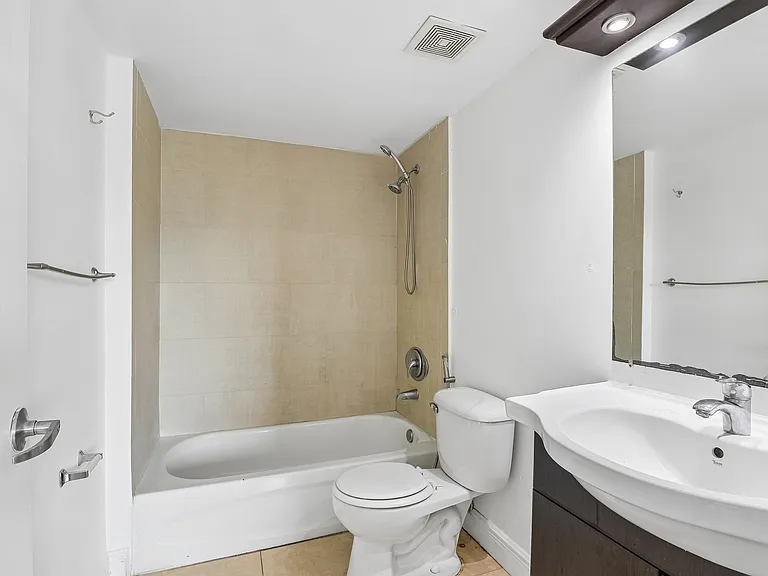 The Oaks Condominium — Photo 48