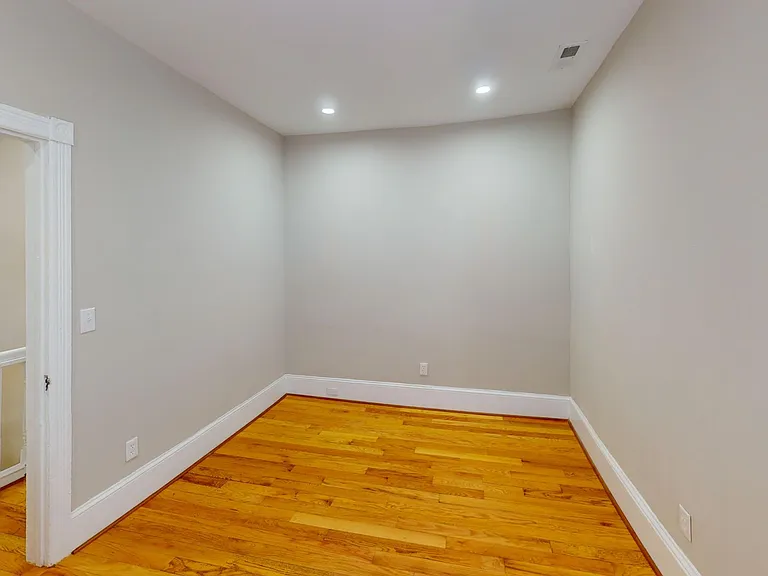 463 Earlham Ter — Photo 21