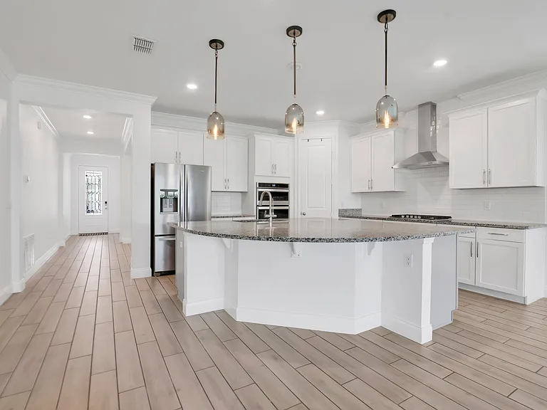 8318 Vivaro Isle Way — Photo 4