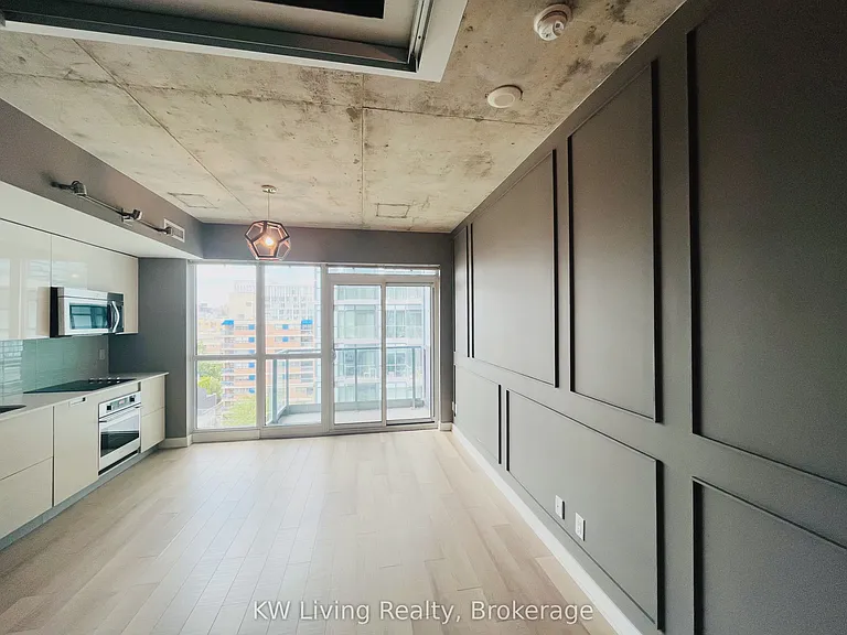 210 Simcoe St #912 — Photo 8