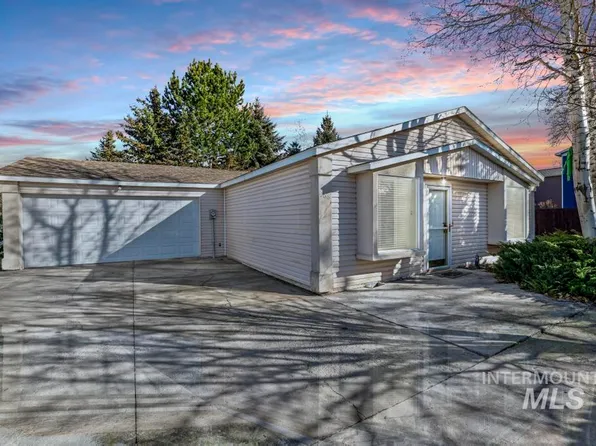 968 Sparks St N, Twin Falls, ID 83301