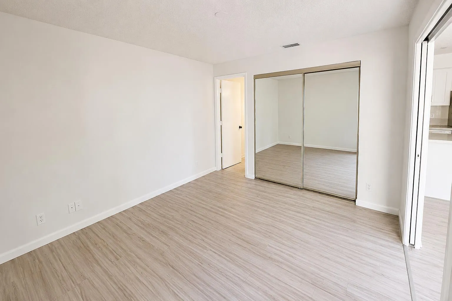 2 bed, 2.0 bath, 770 sqft, $2,200 — Photo 2