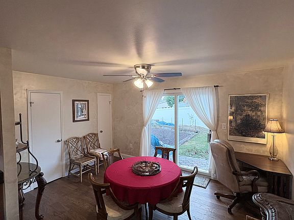 Corner Desk with comfortable leather chair..
Perfect work space..