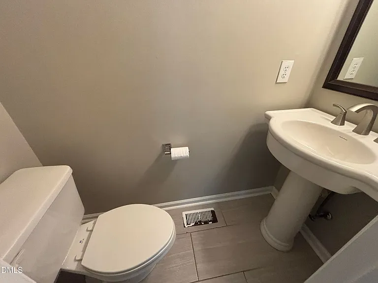 2101 Jerimouth Dr — Photo 32