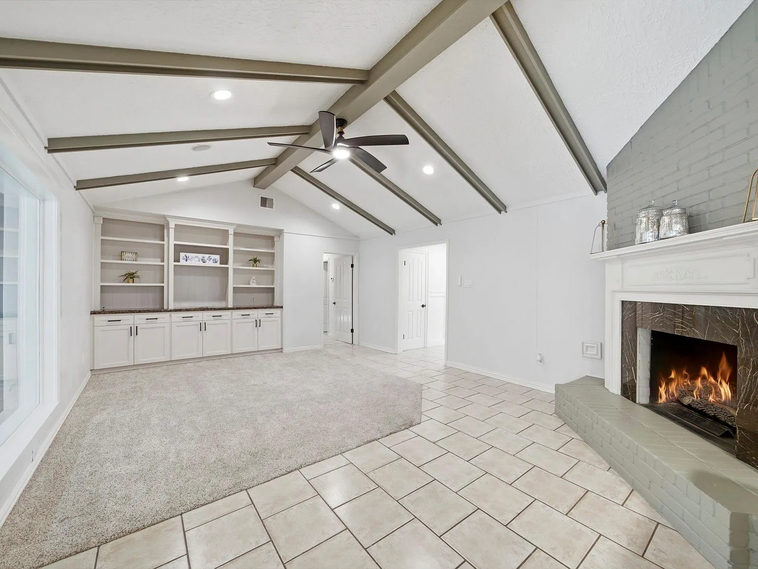 4 bed, 2.0 bath, 2800 sqft, $3,400 — Photo 4