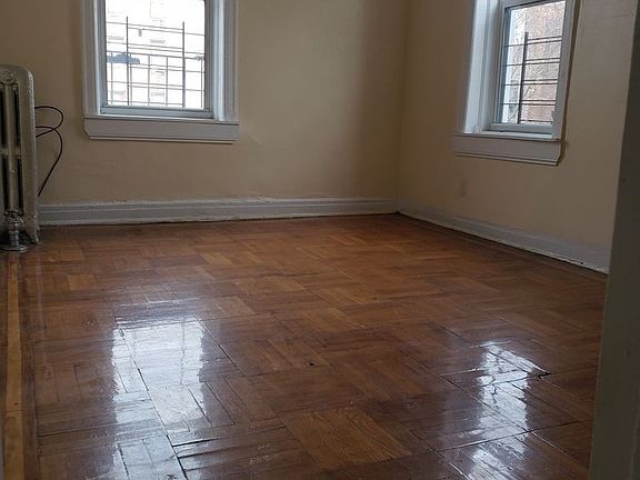 4th image of 2500 Webb Ave APT 4J