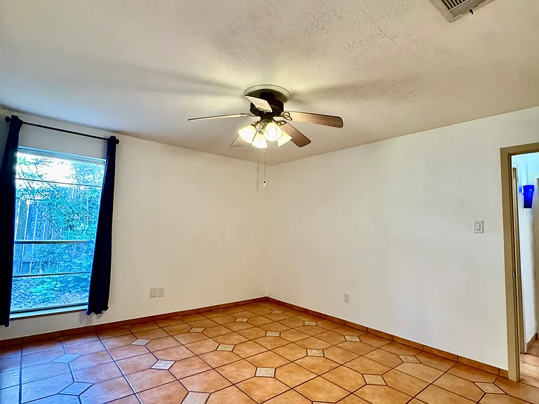 FRONT BEDROOM