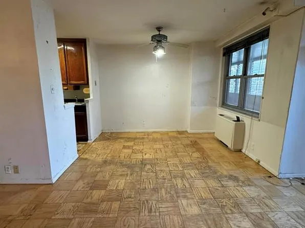 70-25 Yellowstone Boulevard image 11 of 17