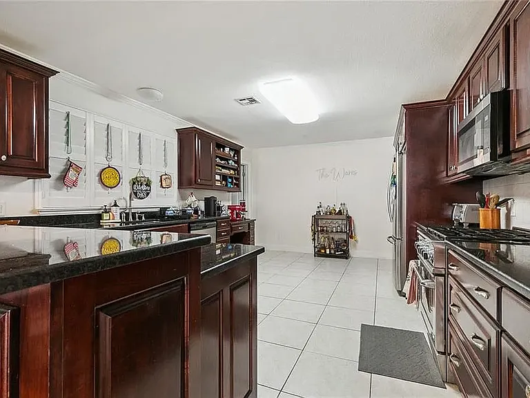 6958 Orleans Ave — Photo 12