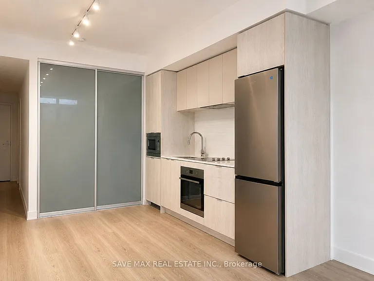 86 Dundas St E #1410 — Photo 2