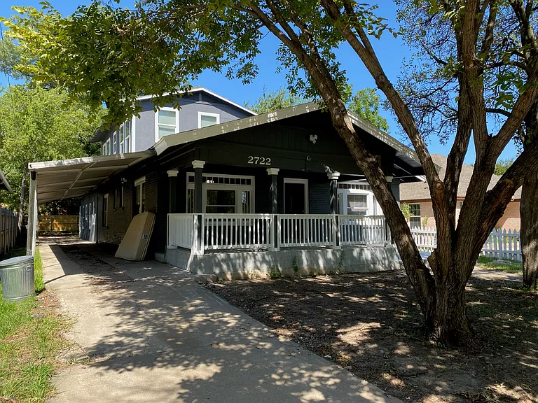 2722 Travis Ave — Photo 3