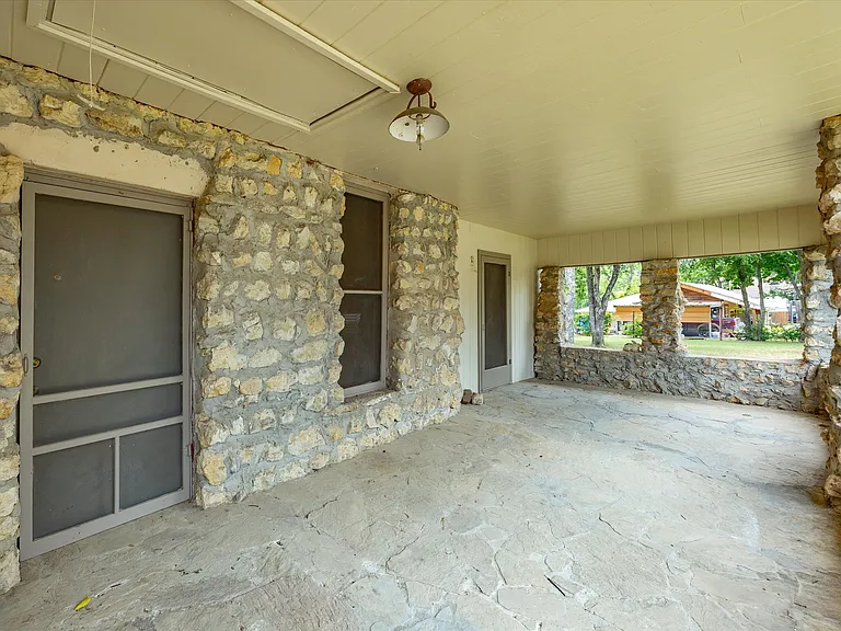 4876 E Williams Spring Rd — Photo 3