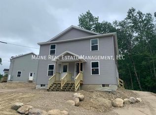 9 Twin Oak Dr, Bangor, ME 04401