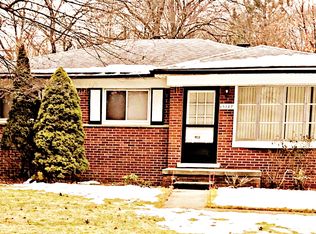 15689 Doris St, Livonia, MI 48154