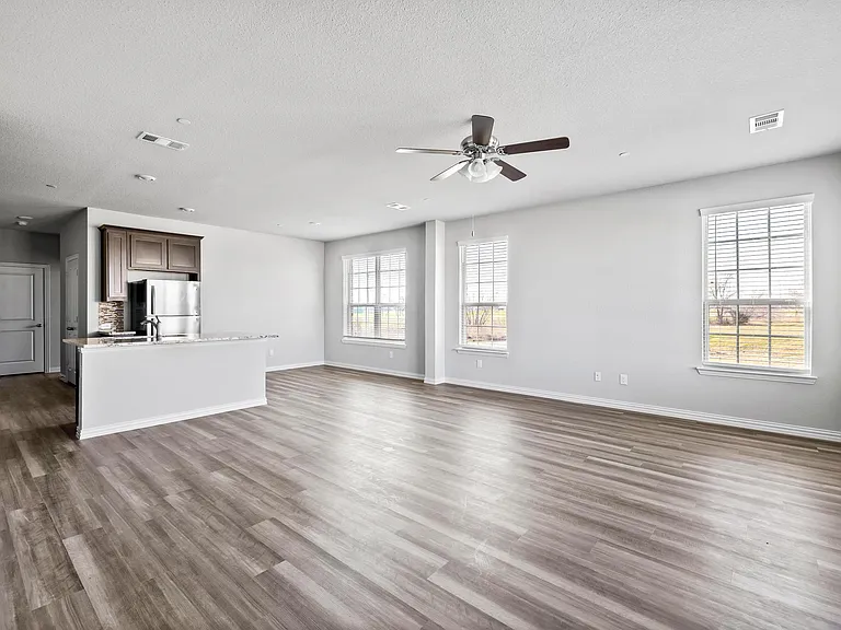 3201 Solana Cir — Photo 17