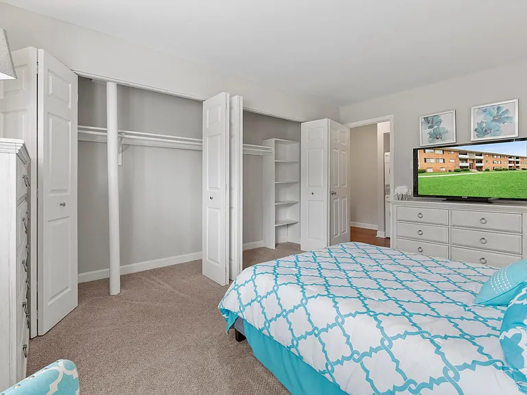 404 Rivertowne Apartment Homes — Photo 12