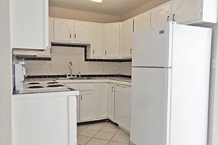 21 Tropical Dr — Photo 6