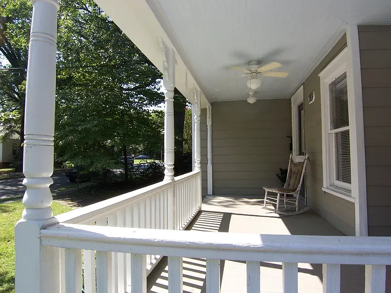 Front sitting porch with ceiling fan