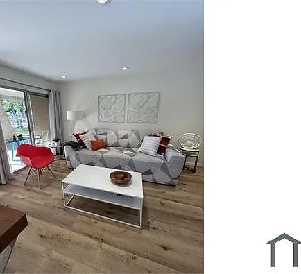 550 N Villa Ct