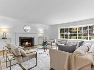 130 Old Oaks Rd, Fairfield, CT 06825