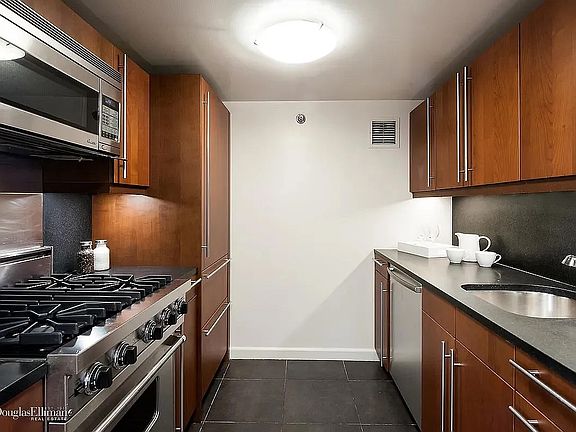 5th image of 305 2nd Ave APT 317