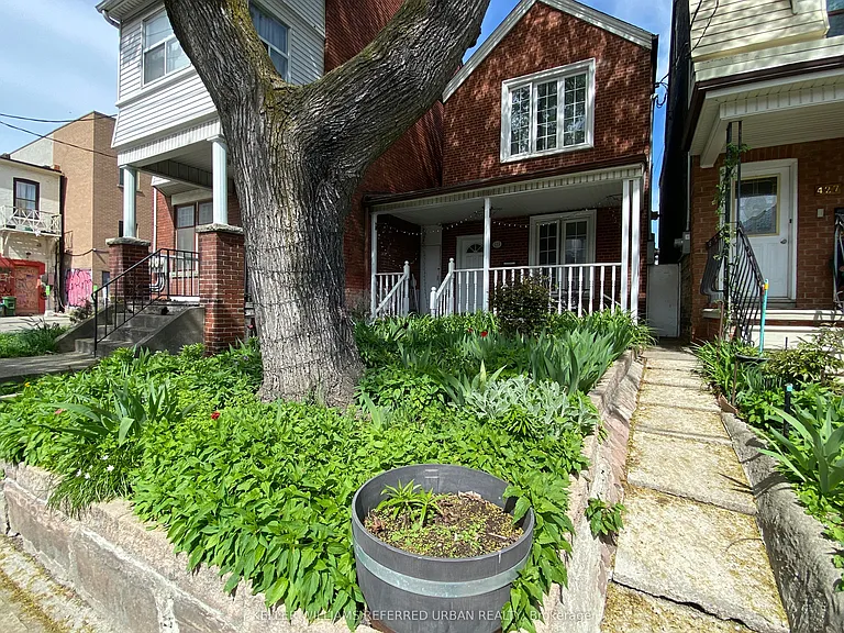 429 Ossington Ave #MAIN — Photo 1